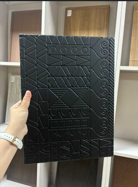 फ़्यूचर कलर्स का तीसरा टीम-निर्माण सम्मेलन चेंगदू में सफलतापूर्वक आयोजित किया गया।