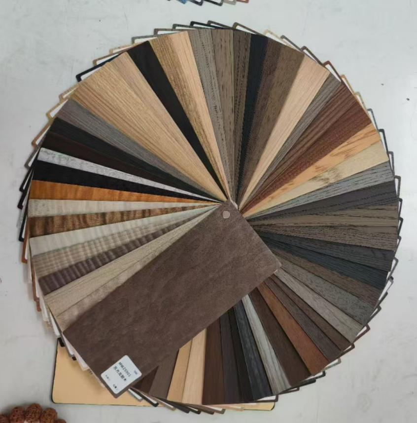 स्टेनलेस स्टील के दरवाजों की सतह की सजावट: लकड़ी के अनाज फिल्म अनुप्रयोग की व्यवहार्यता का विश्लेषण